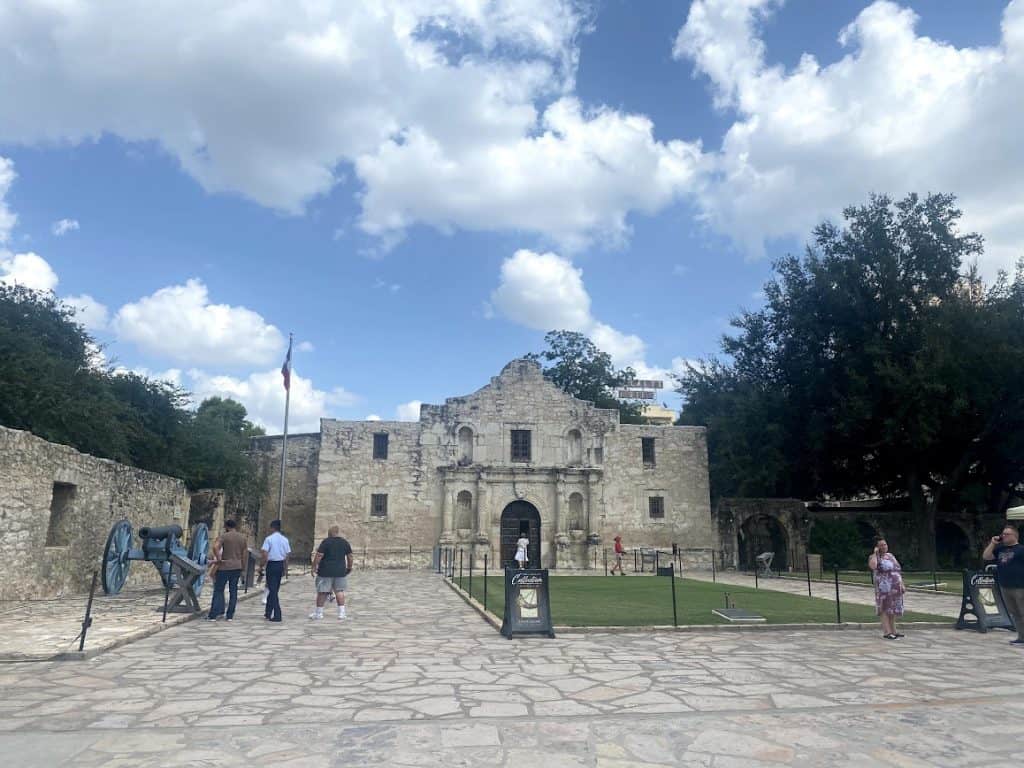 mission tour in San Antonio day